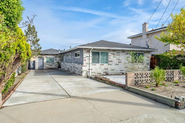 property at 582 Newton St