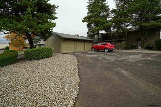 Randel Court in Salem, OR - Building Photo - Other