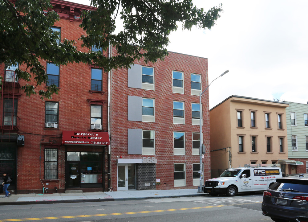 568 Graham Ave in Brooklyn, NY - Building Photo