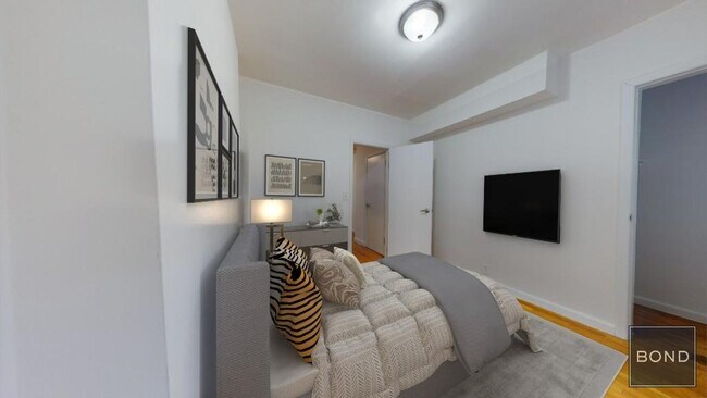 429 E 73rd St in New York, NY - Building Photo - Building Photo