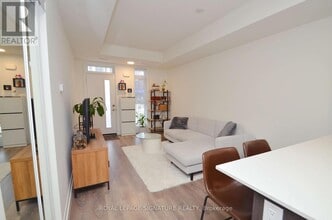 100 Canon Jackson Dr in Toronto, ON - Building Photo - Building Photo