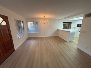 22707 Copper Hill Dr in Santa Clarita, CA - Building Photo - Building Photo