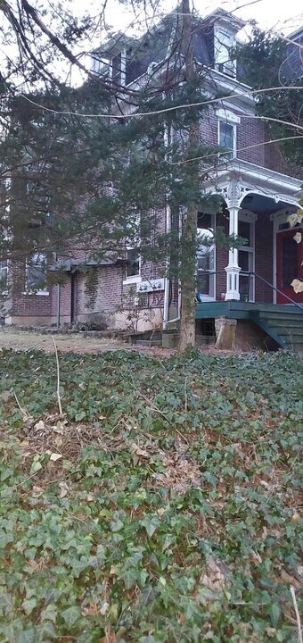 2152 Mill Creek Rd in Macungie, PA - Building Photo