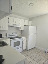1014 S Independence Dr, Unit E in Homestead, FL - Building Photo - Building Photo