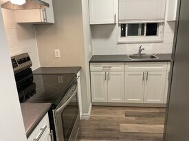 464 Elizabeth St in Burlington, ON - Building Photo