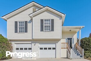 839 Rock Shoal Ct in Atlanta, GA - Building Photo