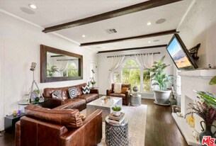 5130 1/2 20th St, Unit HALF in Los Angeles, CA - Building Photo