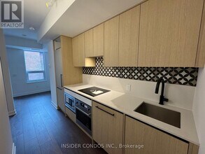 215-215 LAKEVIEW Ave in Toronto, ON - Building Photo - Building Photo