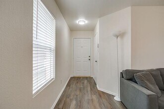 6612 Meadow Way Ln in Fort Worth, TX - Building Photo - Building Photo