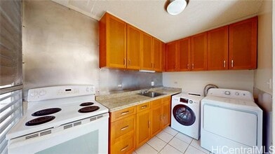 933 Kaheka St in Honolulu, HI - Foto de edificio - Building Photo