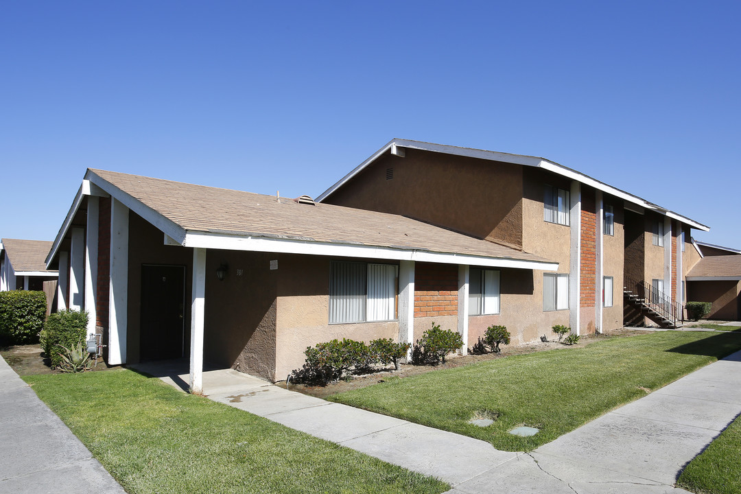 Green Tree Park Apt in Hemet, CA - Foto de edificio