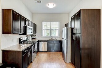 2400 Louis Henna Blvd in Round Rock, TX - Foto de edificio - Building Photo