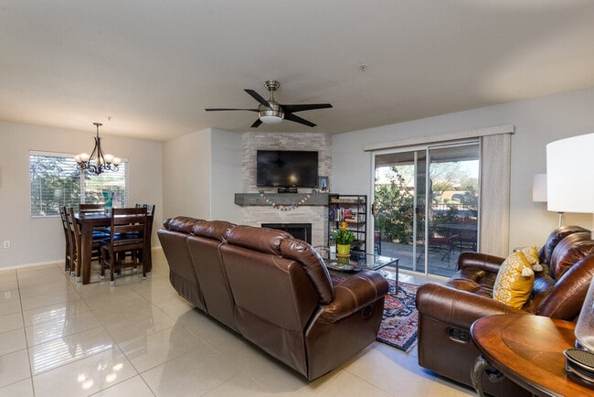 9775 N 94th Pl