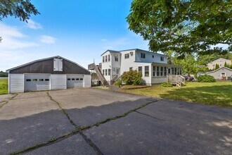 649 Ferry Rd in Saco, ME - Building Photo - Building Photo