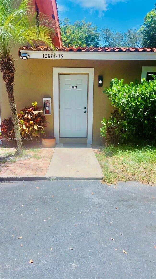 10871 NW 45th St in Coral Springs, FL - Building Photo - Building Photo