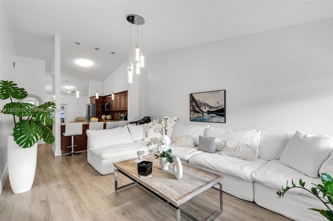 7531 W 29th Way in Hialeah, FL - Building Photo - Building Photo