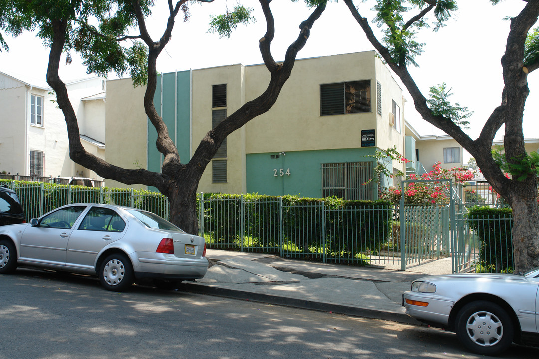 La Hacienda prado in Los Angeles, CA - Building Photo