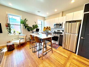 64 Frankfort St in Boston, MA - Building Photo - Building Photo