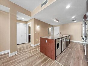 1120 E Kennedy Blvd, Unit 33 in Tampa, FL - Building Photo - Building Photo