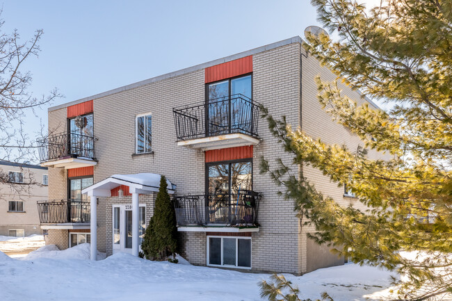 2280 Vallières Rue