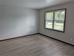 303 E Palm Dr in Syracuse, IN - Building Photo - Building Photo