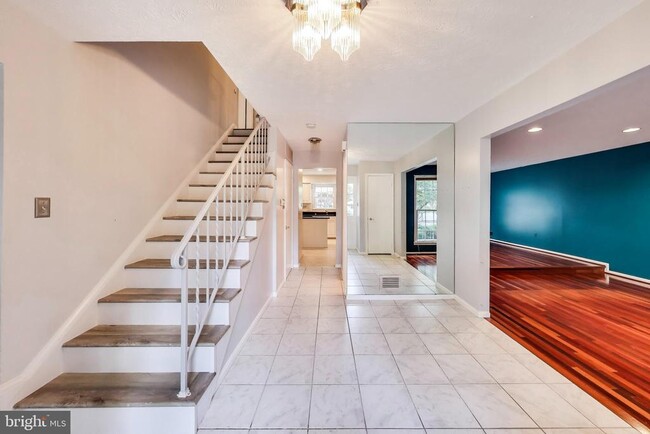 1718 Crestview Dr in Rockville, MD - Building Photo - Building Photo