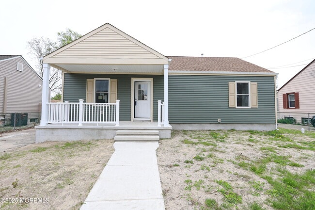 property at 602 Chestnut St