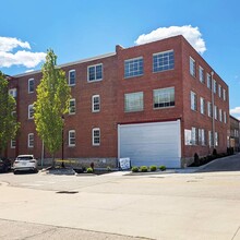 Depot Square Flats in Batesville, IN - Foto de edificio - Building Photo