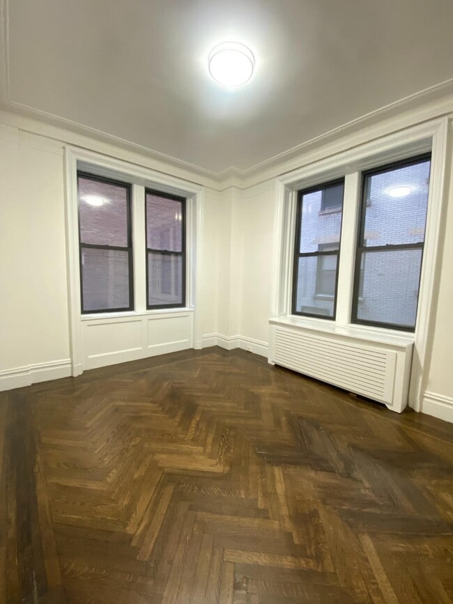 200 W 58th St in New York, NY - Building Photo - Building Photo
