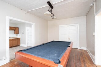 2020 College St in Cedar Falls, IA - Building Photo - Building Photo