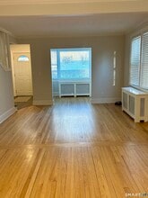 124 Pemberwick Rd in Greenwich, CT - Building Photo - Building Photo