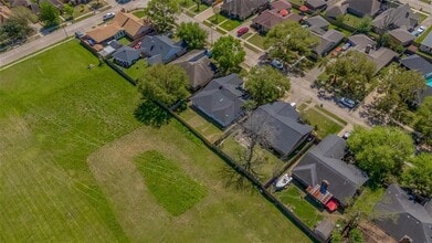 6219 Canada Dr in Pasadena, TX - Foto de edificio - Building Photo