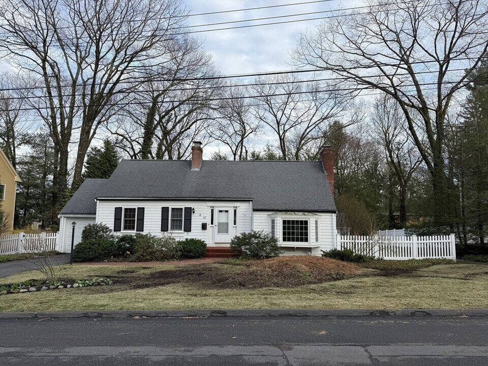 22 Normandy Rd in Lexington, MA - Building Photo