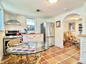 336 Monroe Dr in West Palm Beach, FL - Building Photo - Building Photo