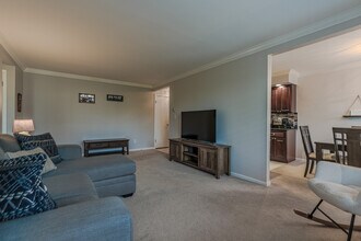 19E Kensington Rd, Unit E in Chatham, NJ - Foto de edificio - Building Photo