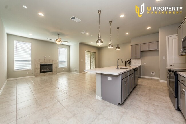17757 Shumard Oak Dr in Dallas, TX - Building Photo - Building Photo