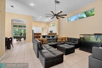 372 NW 118th Terrace in Coral Springs, FL - Foto de edificio - Building Photo