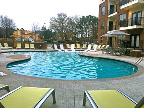 Jones Grant Urban Flats in Raleigh, NC - Foto de edificio - Building Photo