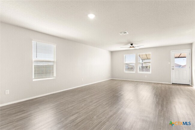 2844 Rosefinch in Canyon Lake, TX - Building Photo - Building Photo