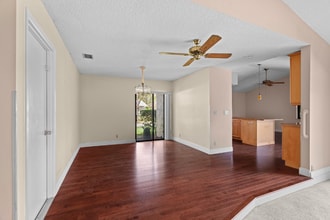 3919 NW 72nd Dr in Coral Springs, FL - Building Photo - Building Photo