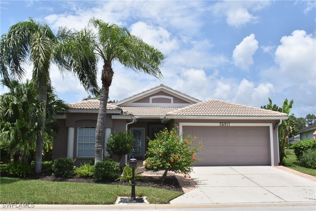 25817 Pebblecreek Dr in Bonita Springs, FL - Building Photo