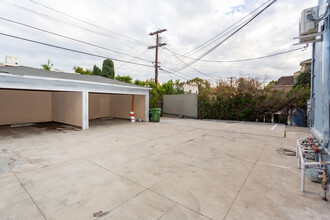 1350 N Alta Vista Blvd, Unit 1350 in Los Angeles, CA - Foto de edificio - Building Photo