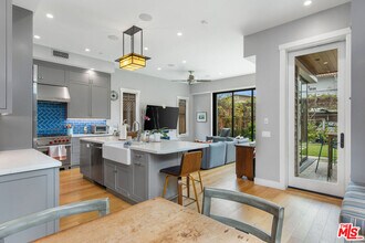 106 Dudley Ave in Los Angeles, CA - Building Photo - Building Photo