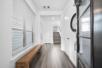 11008 Mikula Dr in Houston, TX - Building Photo - Building Photo