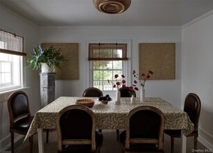 11 Sutton Rd in Millbrook, NY - Building Photo - Building Photo