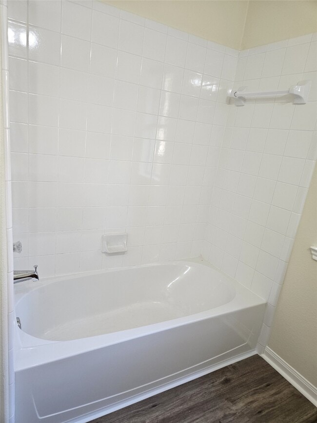 2121 Crimson Lake Ln