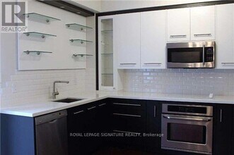 16 Greystone Ct in Toronto, ON - Building Photo - Building Photo