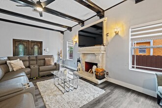 37 NW 47th Terrace in Miami, FL - Building Photo - Building Photo