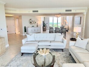 6597 Nicholas Blvd in Naples, FL - Building Photo - Building Photo