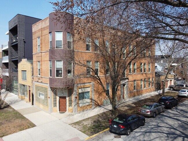 property at 2732 W Chicago Ave